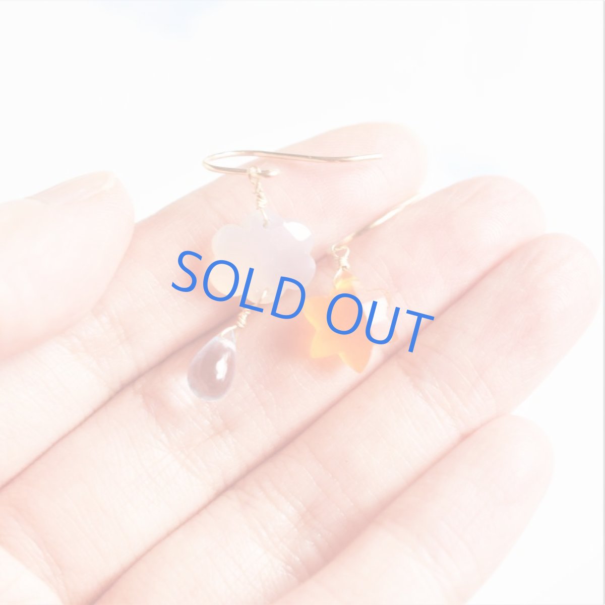 画像4: 【完売】晴れの日と雨の日の お天気 14KGFフックピアス(カーネリアン・トパーズ・グレーオニキス)  (4)