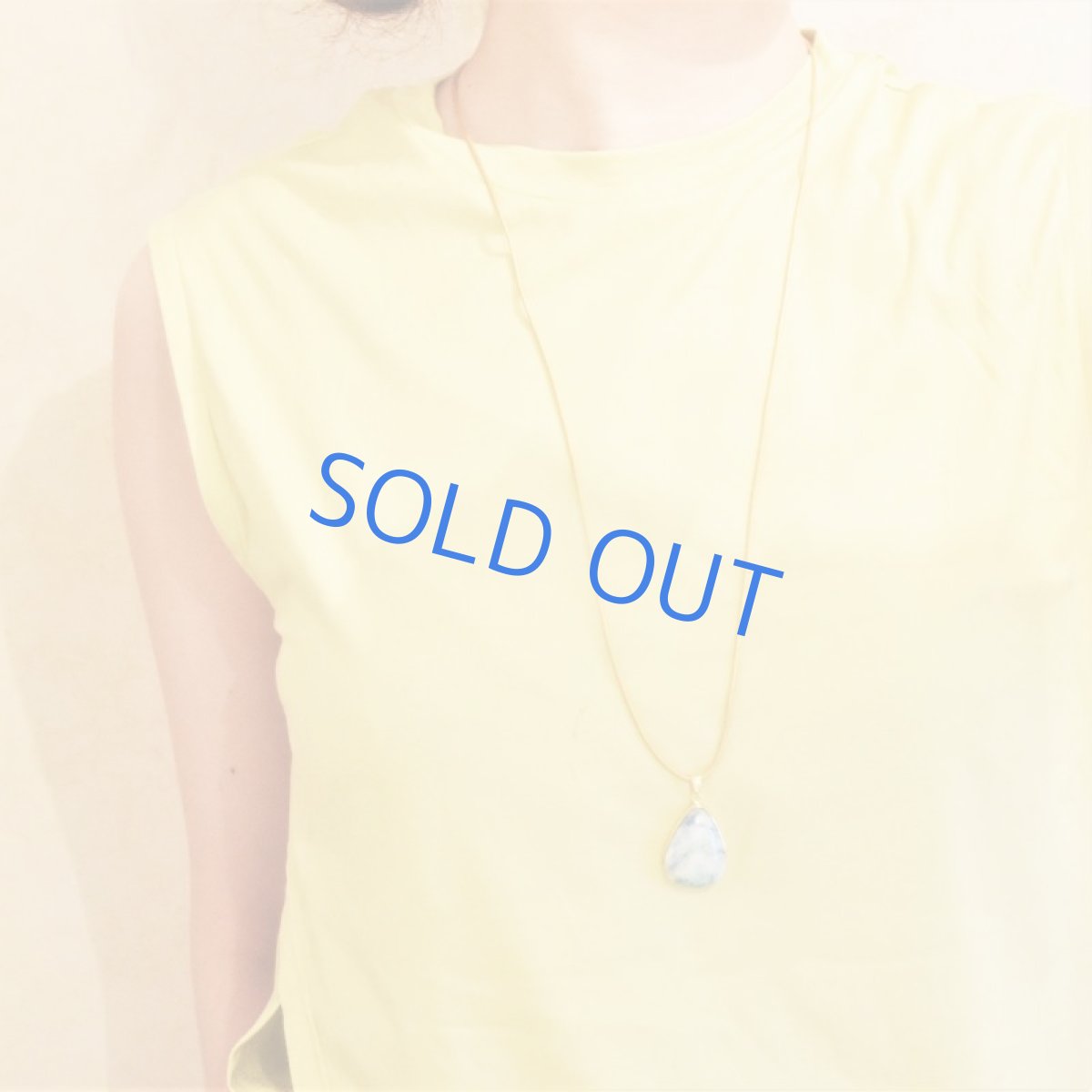 画像6: 【1点もの・C】希少石!超大粒 クァントムクアトロシリカ ゴールド牛革コードロングネックレス (6)