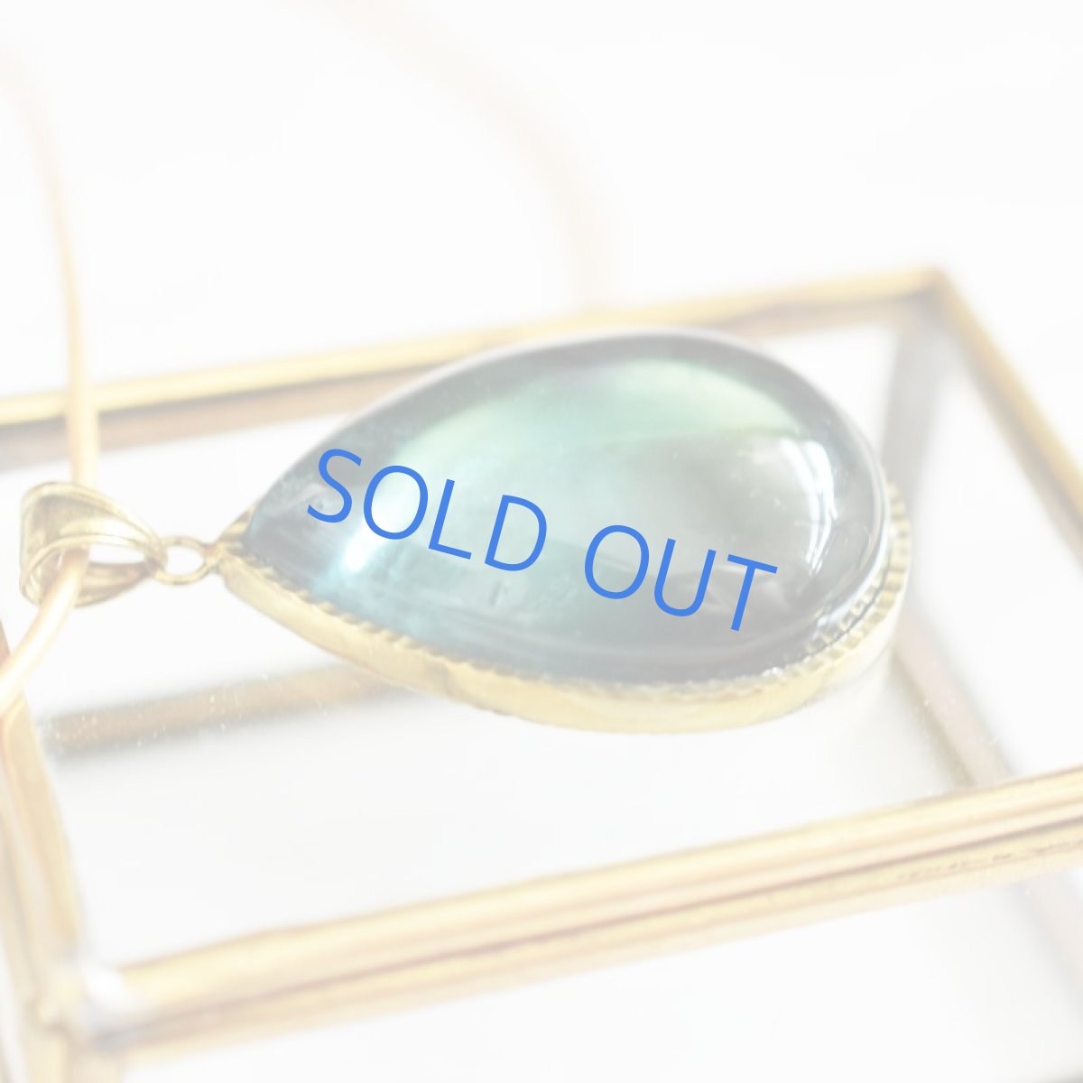 画像2: 【1点もの・セッティングB】超大粒 マルチフローライト ペンダント 革コード約85センチネックレス (2)