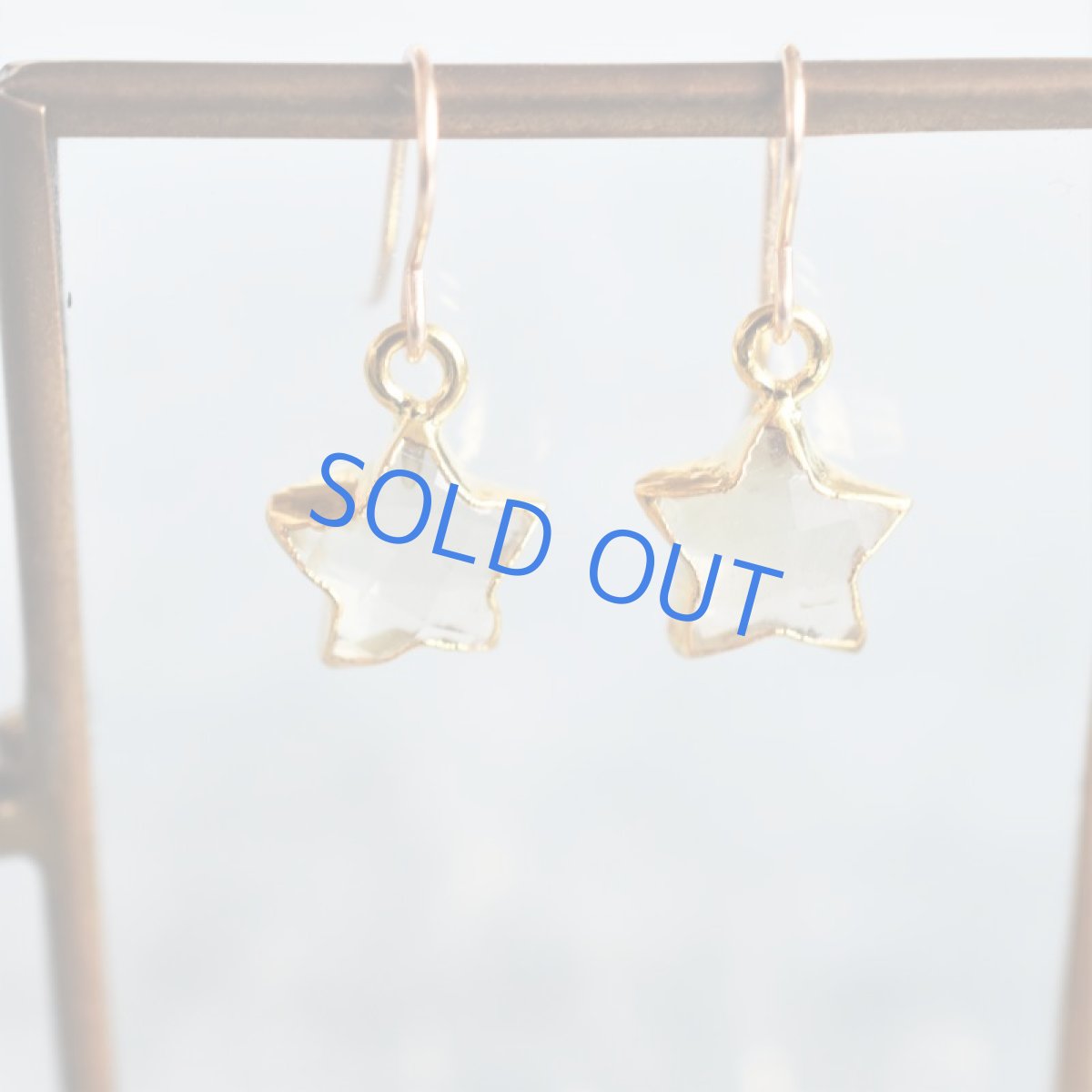 画像2: 訳あり【イヤリング変更可】星型　シトリン　スターカット　サージカルステンレスフックピアス  (2)