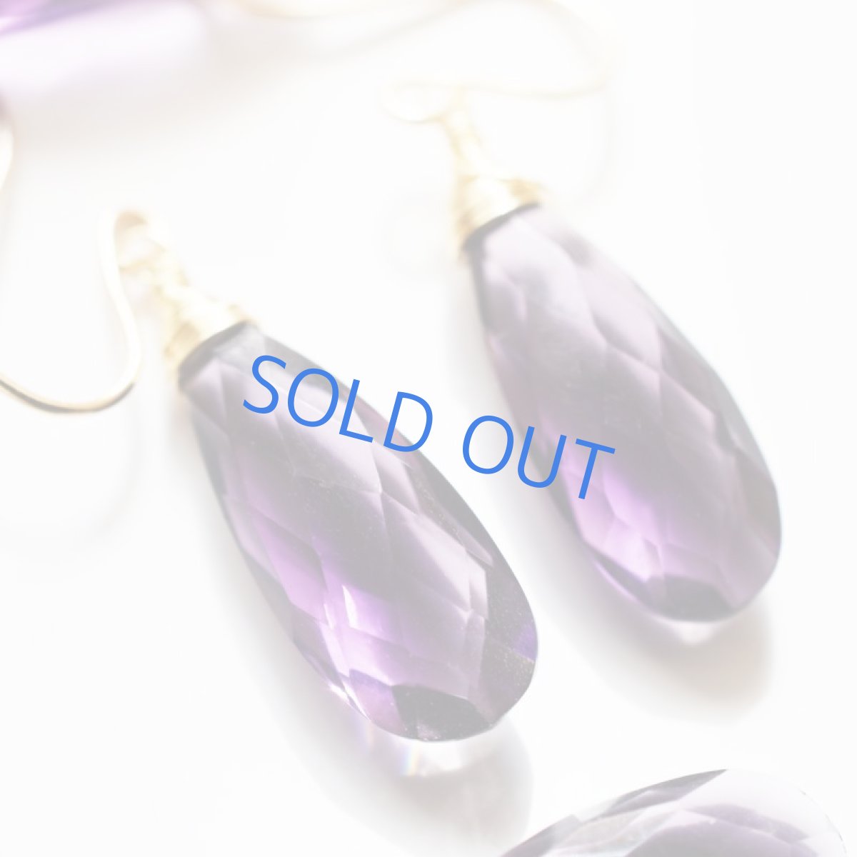 画像3: 30％OFF SALE【限定数のみ】パープルクォーツ　細長大粒ペアシェイプ　ワイヤー巻　サージカルステンレスフックピアス  (3)