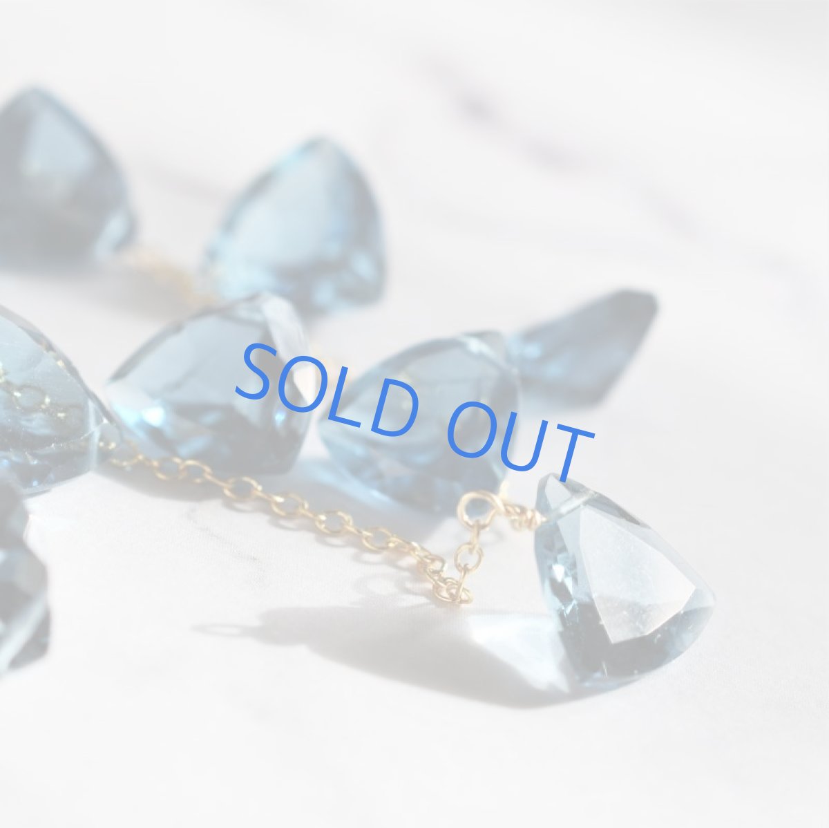 画像7: Creema特集掲載【訳あり・残り3】宝石用ルース　大粒　ロンドンブルートパーズ　トライアングルジェム　サージカルステンレスネックレス40cm (7)