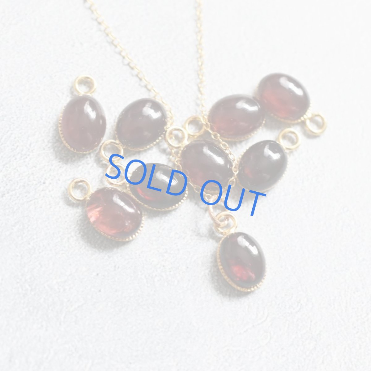 画像3: 【残り４】アルマンディンガーネット　オーバルカボション　サージカルステンレスネックレス40cm  (3)