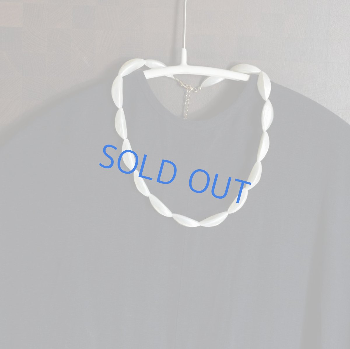 画像8: 【限定数のみ】シェルパール(トロカシェル）　連なり三日月　ショートネックレス約46cm+5cm (8)