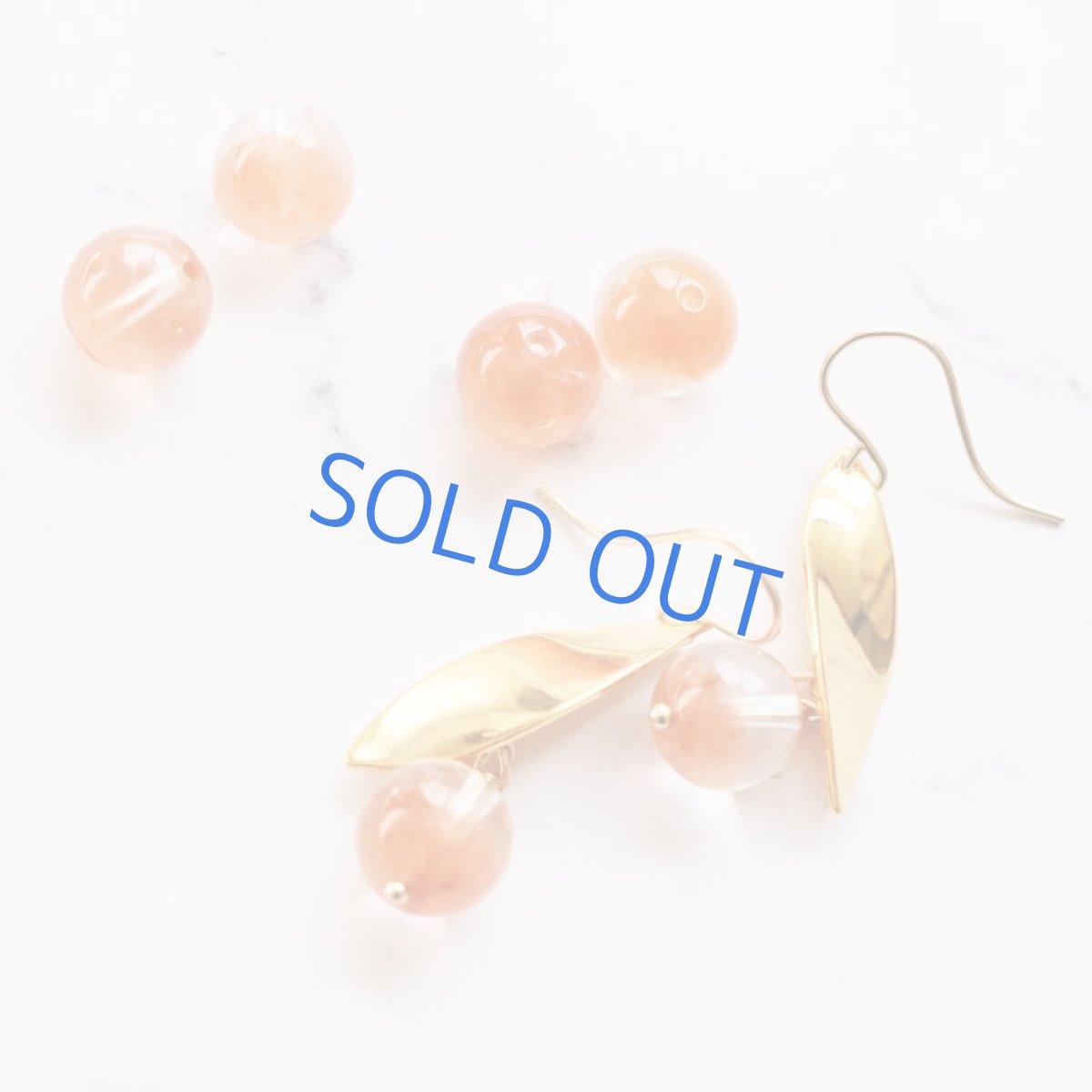 画像6: 【限定数のみ】バイカラー　ラビットファー　オレンジルチルクォーツ　サージカルステンレスフックピアス  (6)