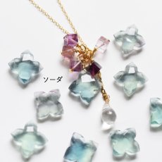 画像2: 【限定9・選べる・ソーダグリーン】紫陽花フローライト　と　雨の滴クリスタル　40cmサージカルステンレスネックレス  (2)