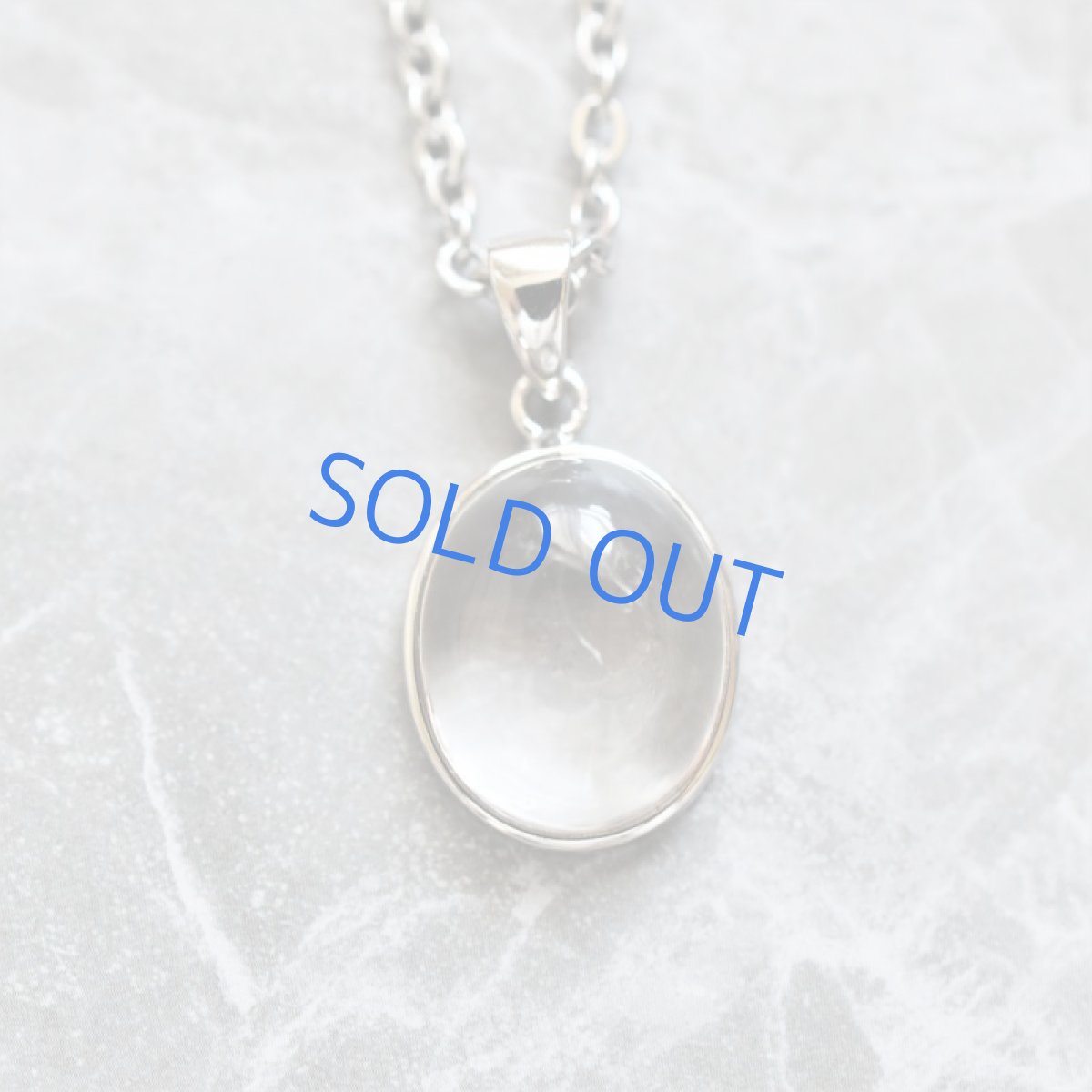 画像2: 夏の新作【1点もの・B】希少石! 水入り水晶(クリスタル) シルバーサージカルステンレスチェーン 45+5cm  (2)