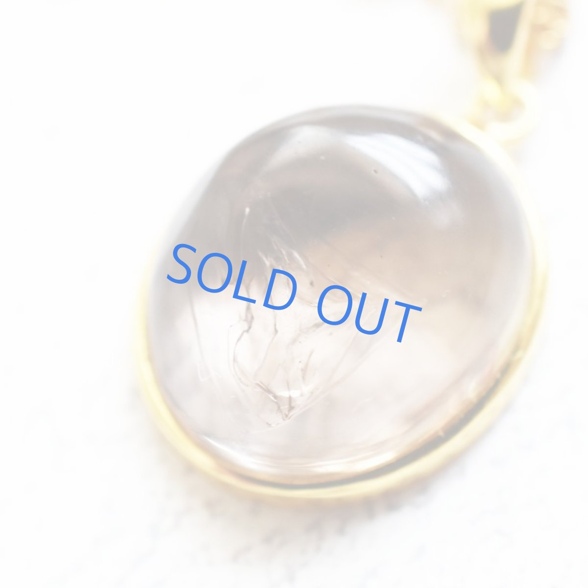 画像4: 夏の新作【1点もの・E】希少石！　水入り水晶(スモーキークォーツ）　ゴールドサージカルステンレスチェーン　60cm  (4)