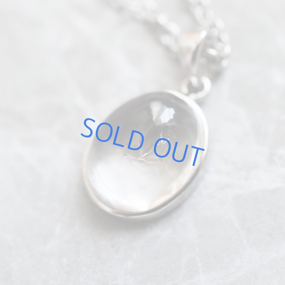 画像4: 夏の新作【1点もの・B】希少石! 水入り水晶(クリスタル) シルバーサージカルステンレスチェーン 45+5cm  (4)