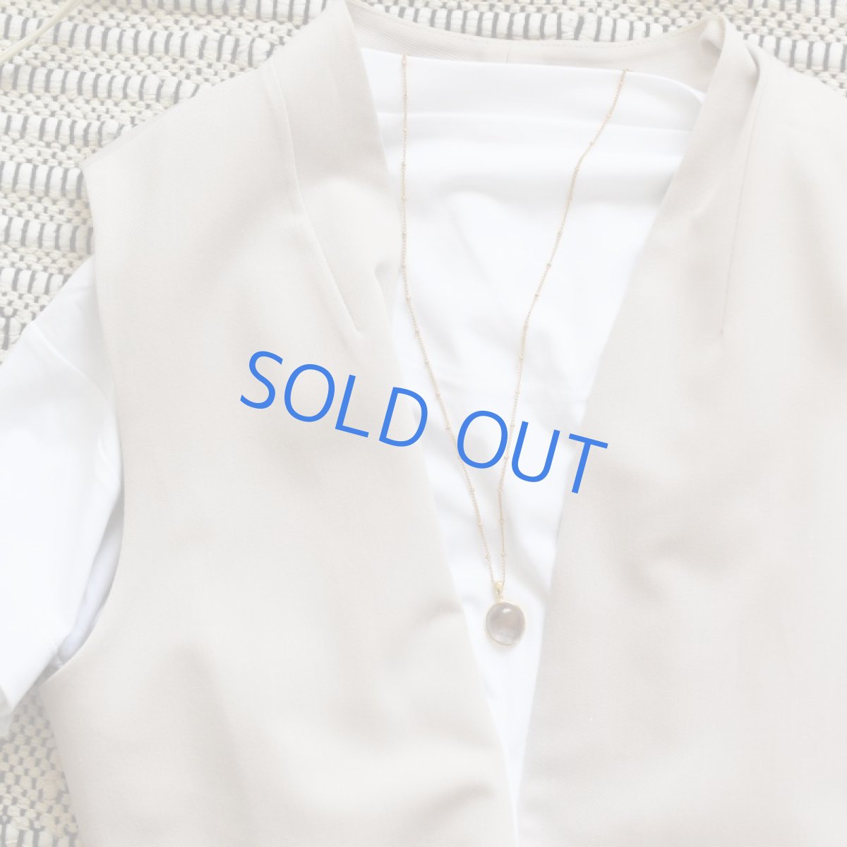 画像7: 夏の新作【1点もの・E】希少石！　水入り水晶(スモーキークォーツ）　ゴールドサージカルステンレスチェーン　60cm  (7)