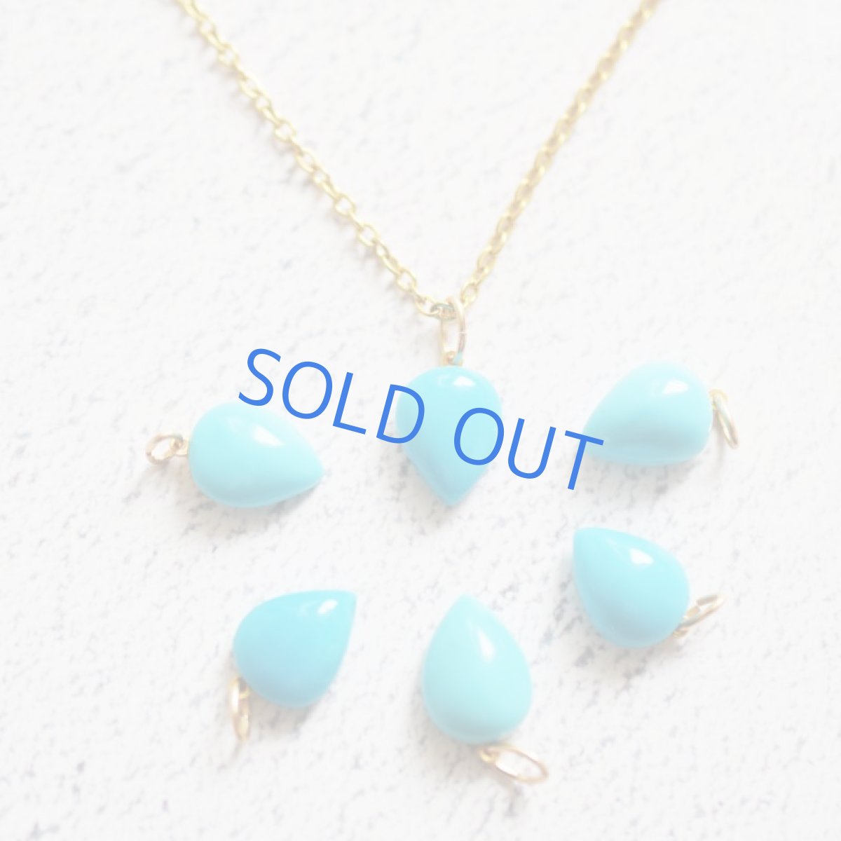 画像1: 【残り2】スリーピングビューティーターコイズ　雫カボション　サージカルステンレスネックレス40cm  (1)