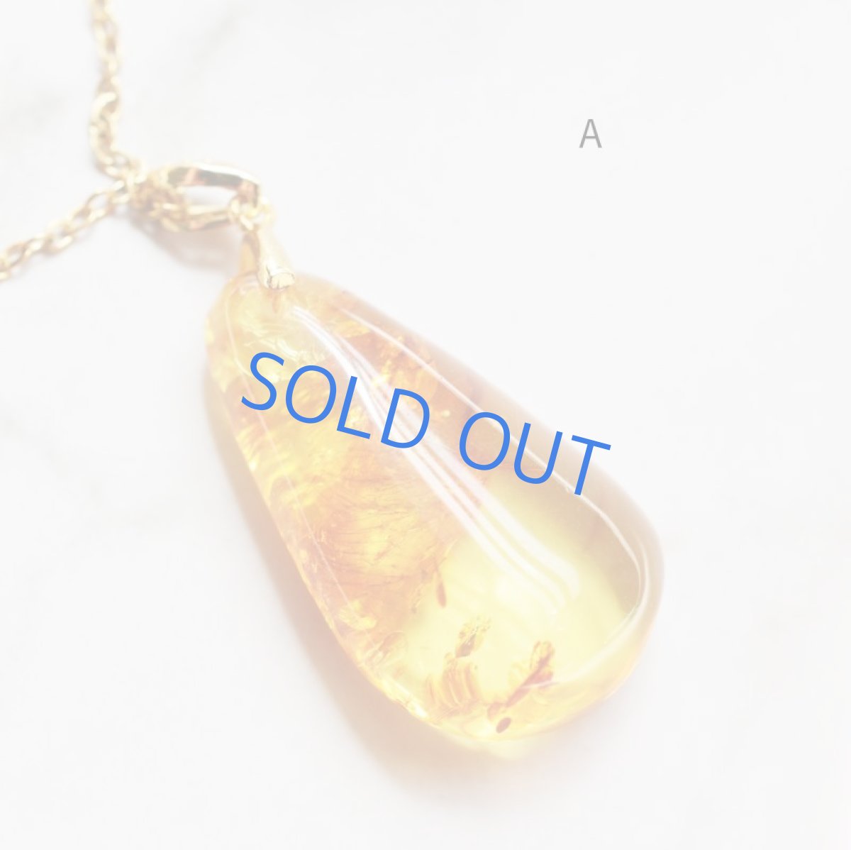 画像5: 【残りE】バルト海産　超大粒　クラック　アンバー(琥珀）　サージカルステンレスネックレス60cm  (5)