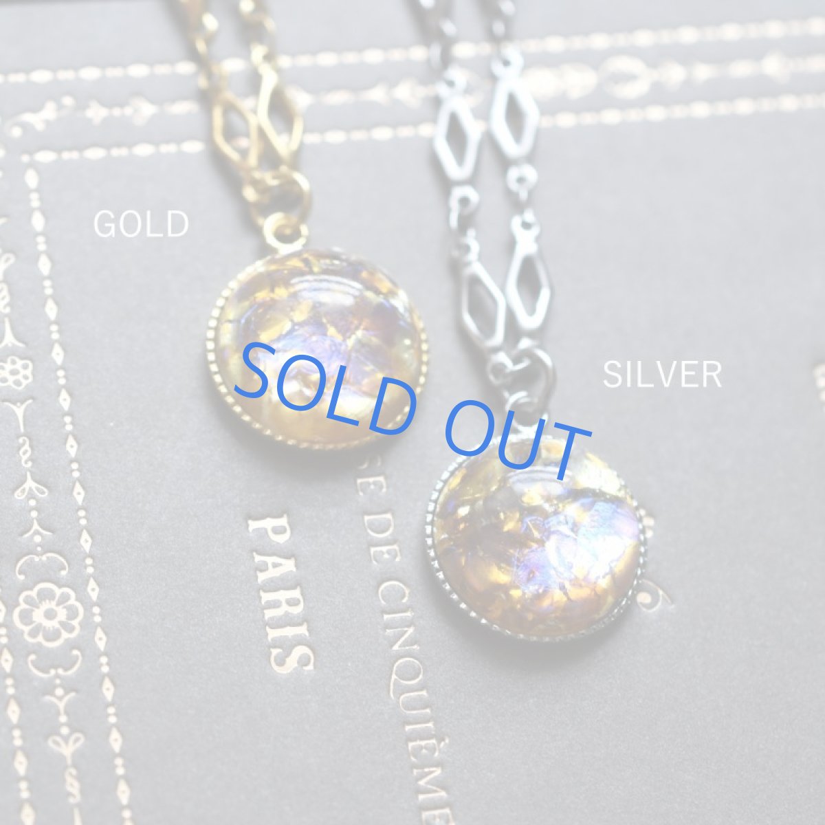 画像2: 【残り5・限定再入荷！】2024年辰年！　ドラゴンズブレス　希少大粒　vintage　琥珀色チェコガラス　ネックレス (2)