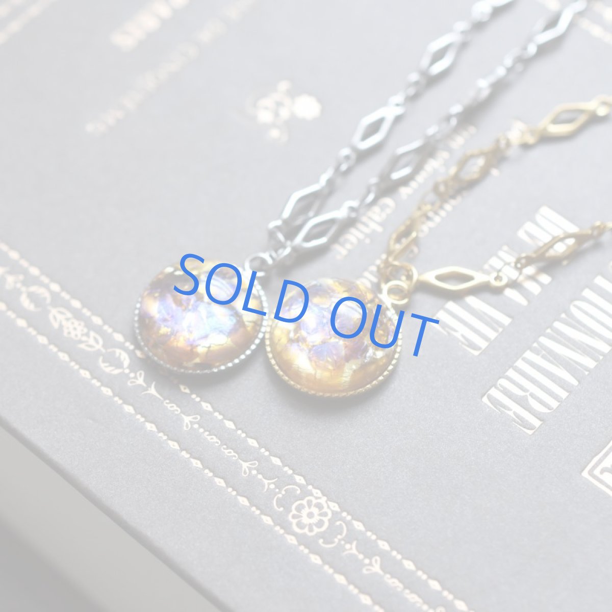 画像8: 【残り5・限定再入荷！】2024年辰年！　ドラゴンズブレス　希少大粒　vintage　琥珀色チェコガラス　ネックレス (8)