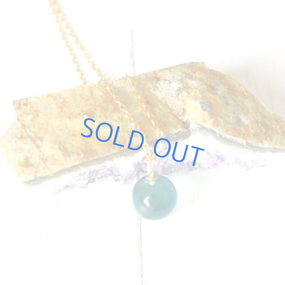 画像5: シルバー追加！ 【残り2】海のような　グラデーションブルーカラーアンバー　丸玉　ステンレスネックレス約50cm  (5)