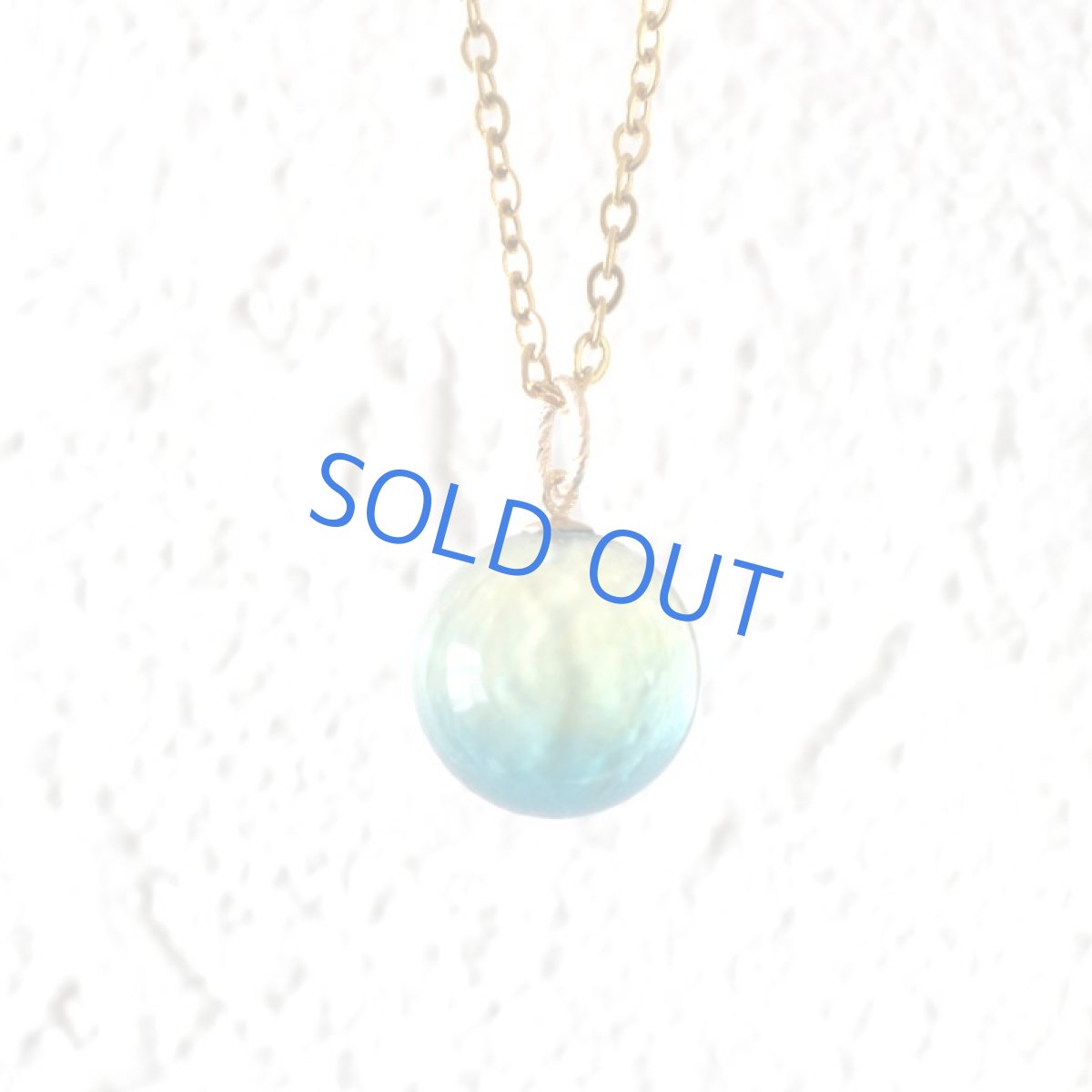 画像3: シルバー追加！ 【残り2】海のような　グラデーションブルーカラーアンバー　丸玉　ステンレスネックレス約50cm  (3)