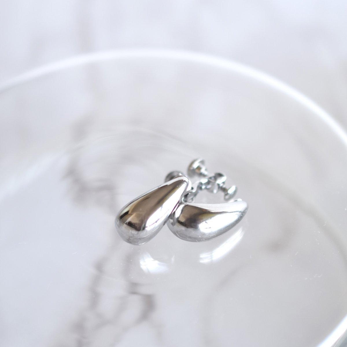 画像5: Creema特集掲載【金属アレルギー対応!】ピアス風 ティアドロップ しずく サージカルステンレスイヤリング   (5)