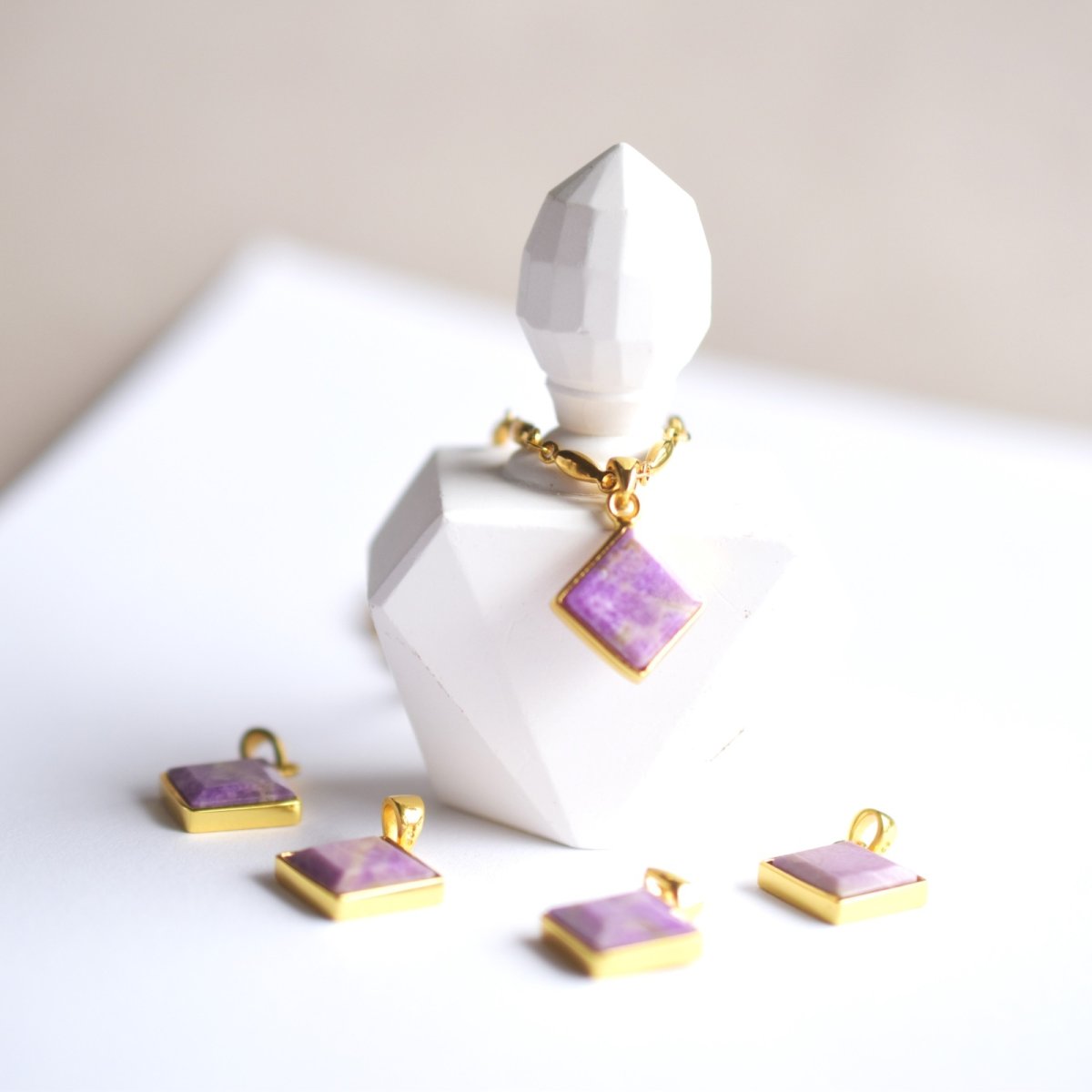 画像10: 残り６！【各1点もの・世界三大ヒーリング】希少　ラベンダーカラー　スギライト　サージカルステンレスネックレス45cm+5cm   (10)