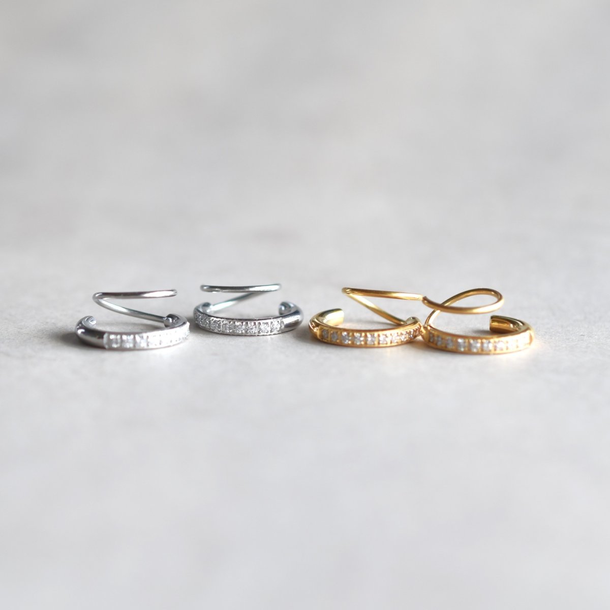 画像2: 残りゴールドのみ【金属アレルギー対応！】2連　重ね付け風　ジルコニア付　カールフープピアス　サージカルステンレス  (2)