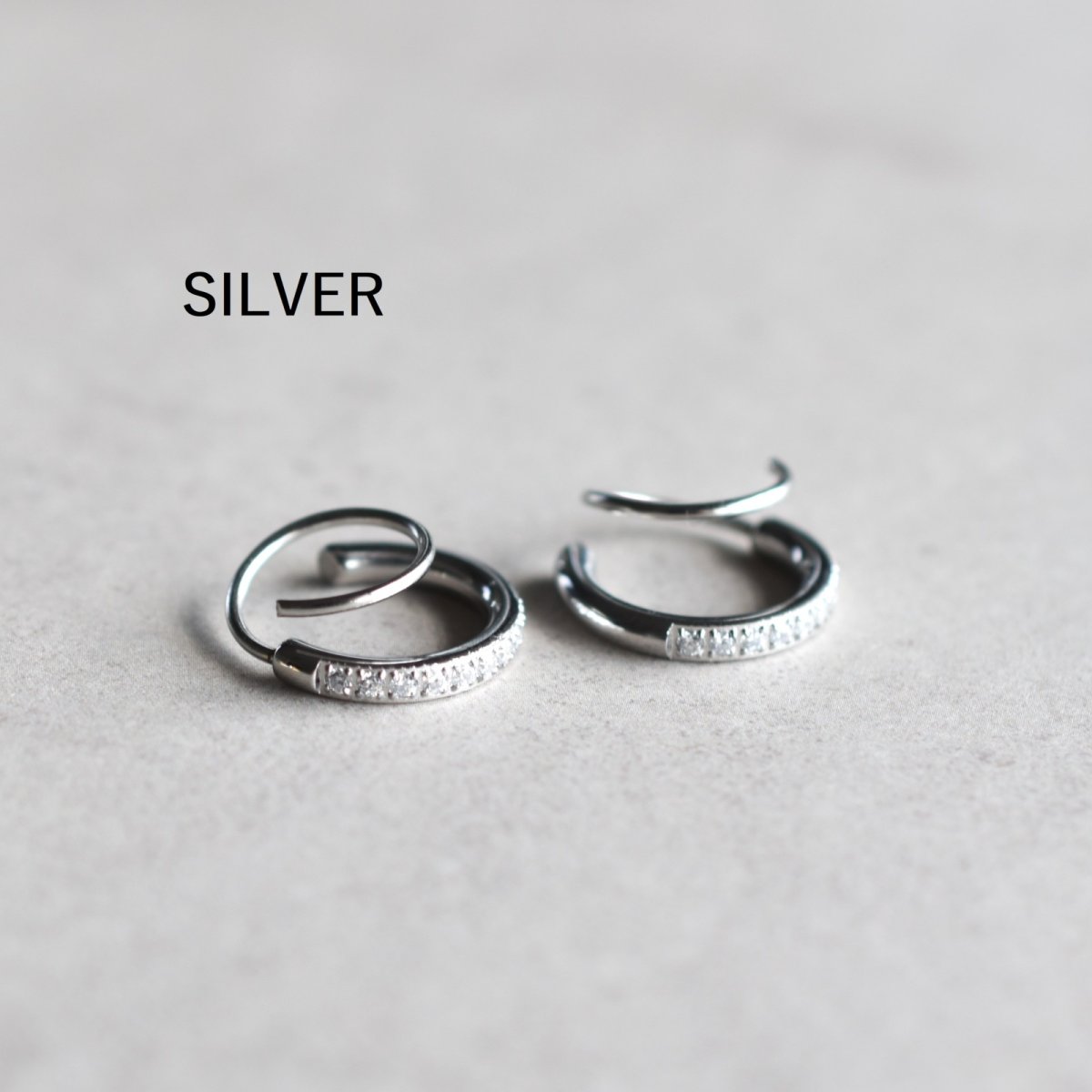 画像4: 残りゴールドのみ【金属アレルギー対応！】2連　重ね付け風　ジルコニア付　カールフープピアス　サージカルステンレス  (4)