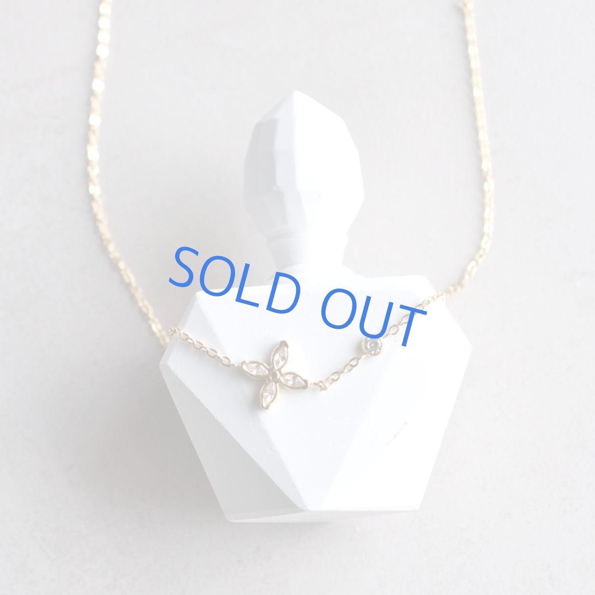 画像2: 秋冬新作【限定数のみ】ジルコニア付　フラワーチャーム　サージカルステンレスネックレス41+5cm  (2)