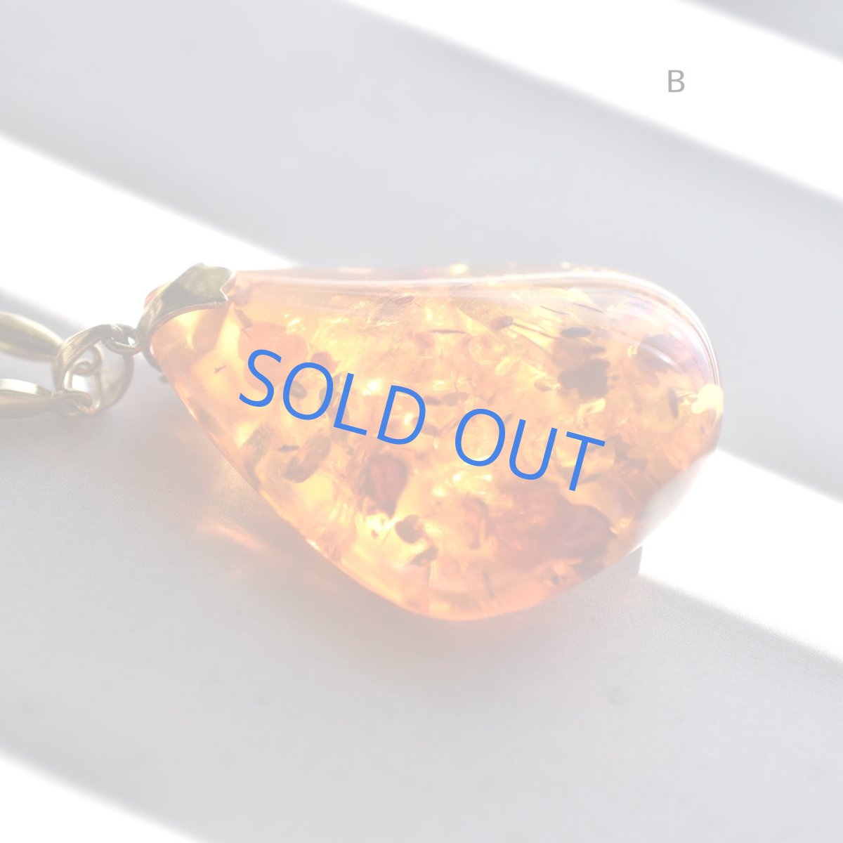 画像10: 限定再入荷！【残りBのみ】バルト海産　超大粒　クラック　アンバー(琥珀）　サージカルステンレスネックレス70cm (10)