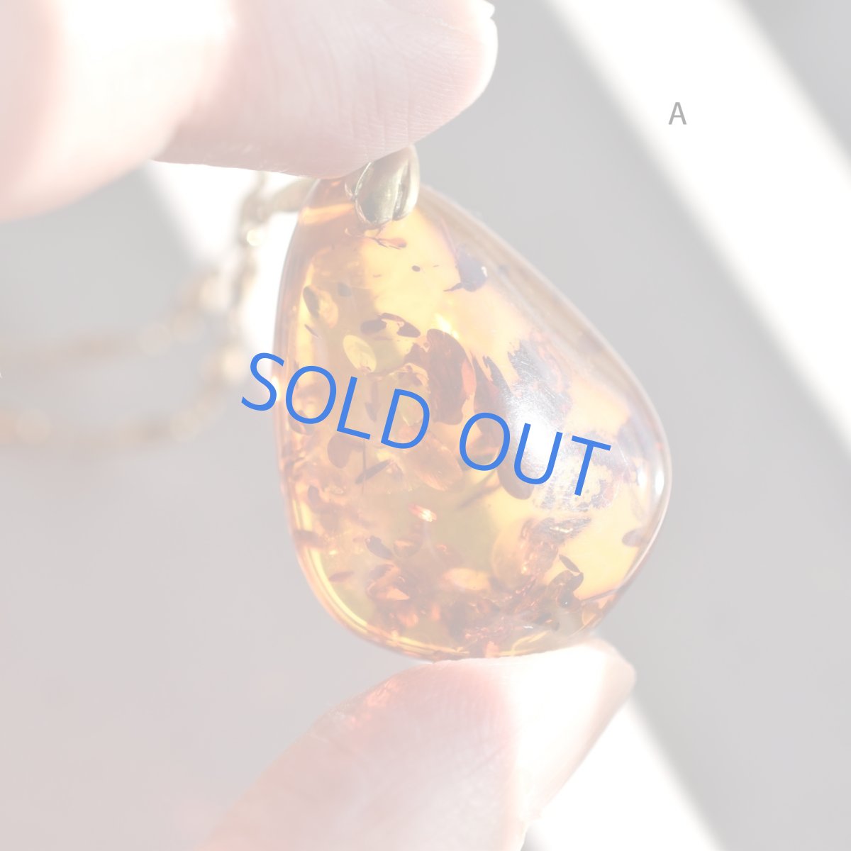 画像8: 限定再入荷！【残りBのみ】バルト海産　超大粒　クラック　アンバー(琥珀）　サージカルステンレスネックレス70cm (8)