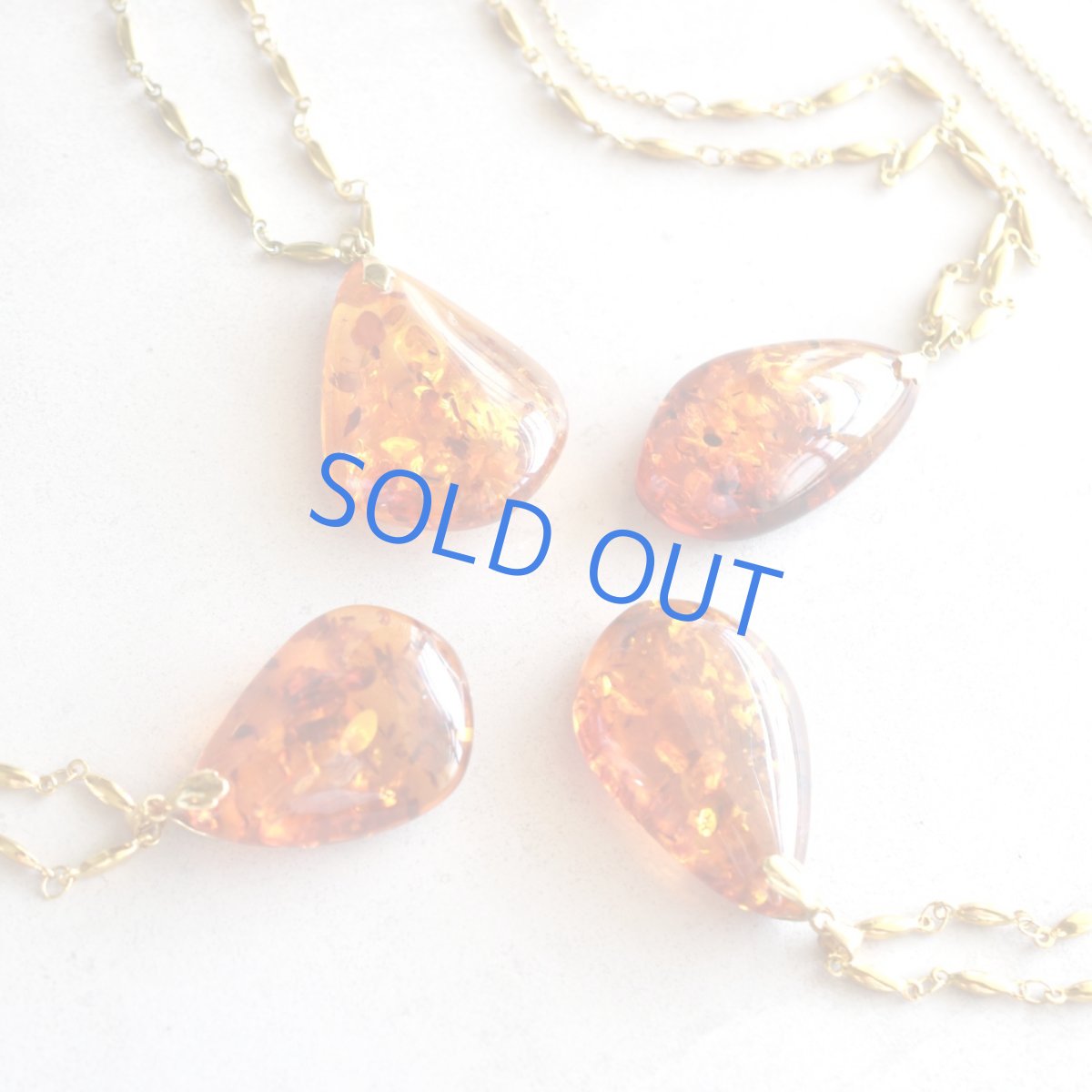 画像1: 限定再入荷！【残りBのみ】バルト海産　超大粒　クラック　アンバー(琥珀）　サージカルステンレスネックレス70cm (1)