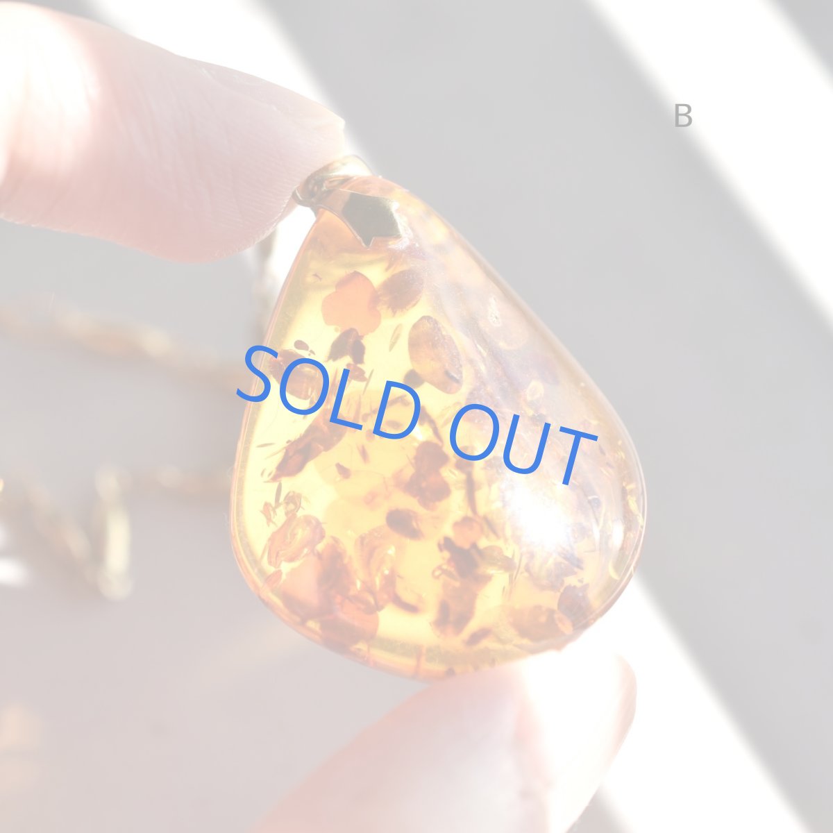 画像11: 限定再入荷！【残りBのみ】バルト海産　超大粒　クラック　アンバー(琥珀）　サージカルステンレスネックレス70cm (11)