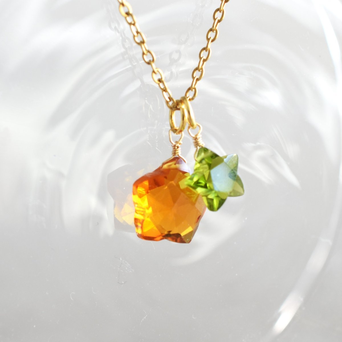 画像2: 秋の新作【残り25】秋色　アンバーイエロークォーツ　と　グリーンクォーツ　スター　サージカルステンレス40cm  (2)