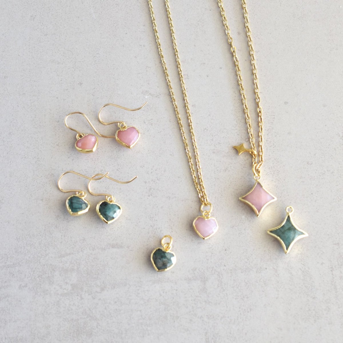 画像12: 秋の新作【限定数のみ・イヤリング変更可】小さなハート　ピンクオパール　フレーム　サージカルステンレスフックピアス  (12)