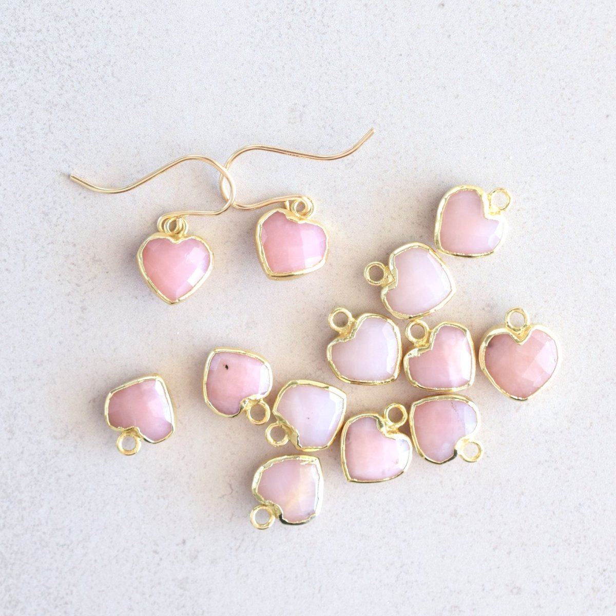 画像7: 秋の新作【限定数のみ・イヤリング変更可】小さなハート　ピンクオパール　フレーム　サージカルステンレスフックピアス  (7)