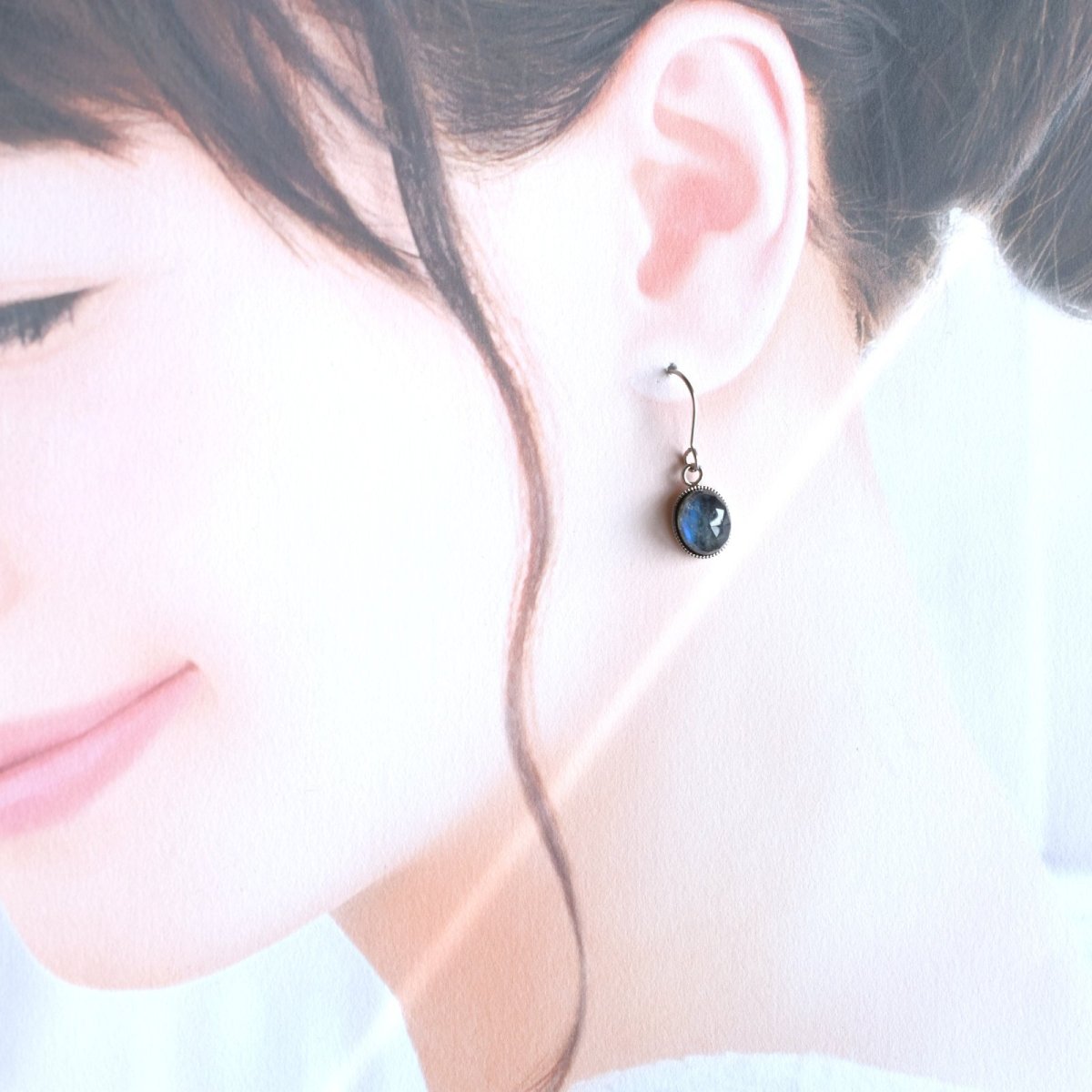 画像9: 秋の新作【限定数のみ・イヤリング変更可】オニキス×ラブラドライト×クリスタル トリプレットカボション サージカルステンレスフックピアス  (9)