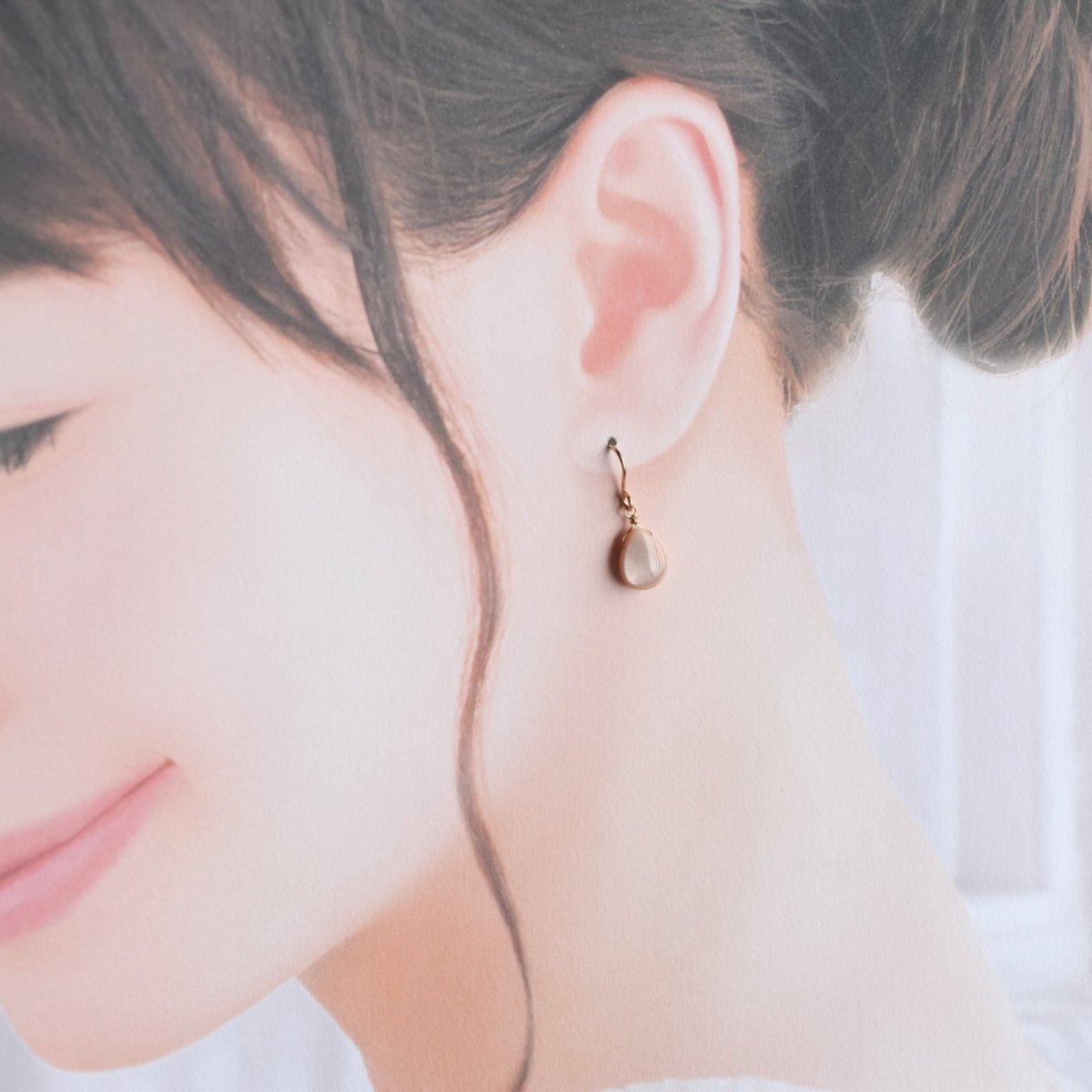 画像7: SALE30％OFF・人気再入荷！【限定数のみ】桜カラー　ピンクシェル　ペアシェイプ　サージカルステンレスフックピアス  (7)