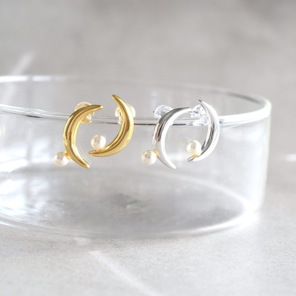 画像5: 秋冬の新作【限定数のみ】アシンメトリー　パール　三日月　シルバー925　スタッドピアス  (5)