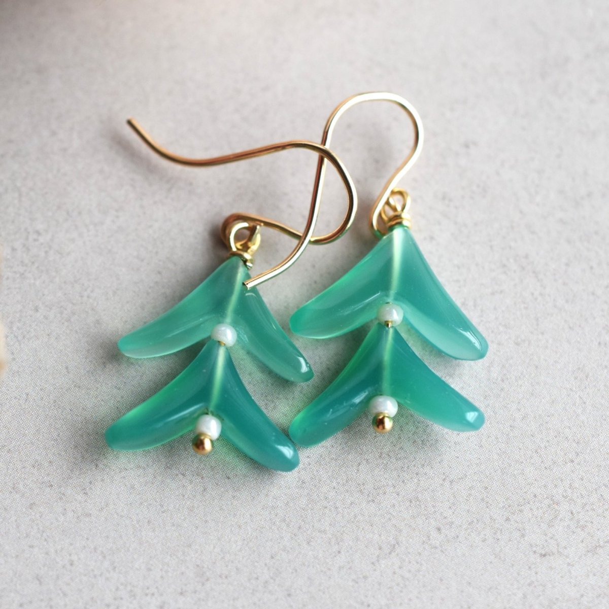 画像5:  冬の新作【限定14ペアのみ】クリスマスツリー　モミの木　グリーンオニキス　サージカルステンレスフックピアス  (5)