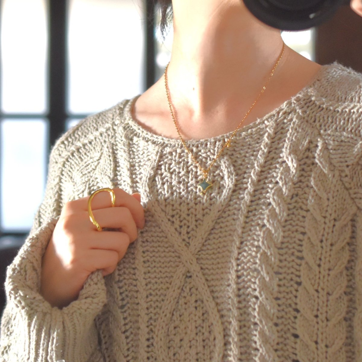 画像9: 冬の新作【限定数のみ】モスグリーン♪　ダイヤカット　エメラルド　フレーム　サージカルステンレスネックレス50cm  (9)