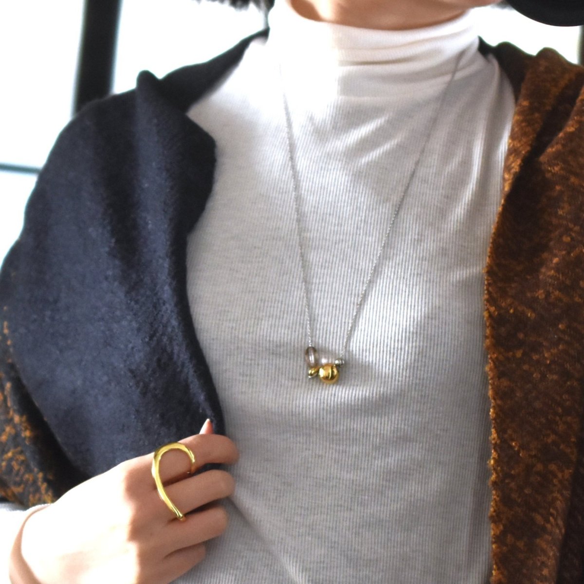 画像9: 冬の新作【限定数のみ】スモーキークォーツ　メタルボール　シルバーサージカルステンレスネックレス70cm  (9)