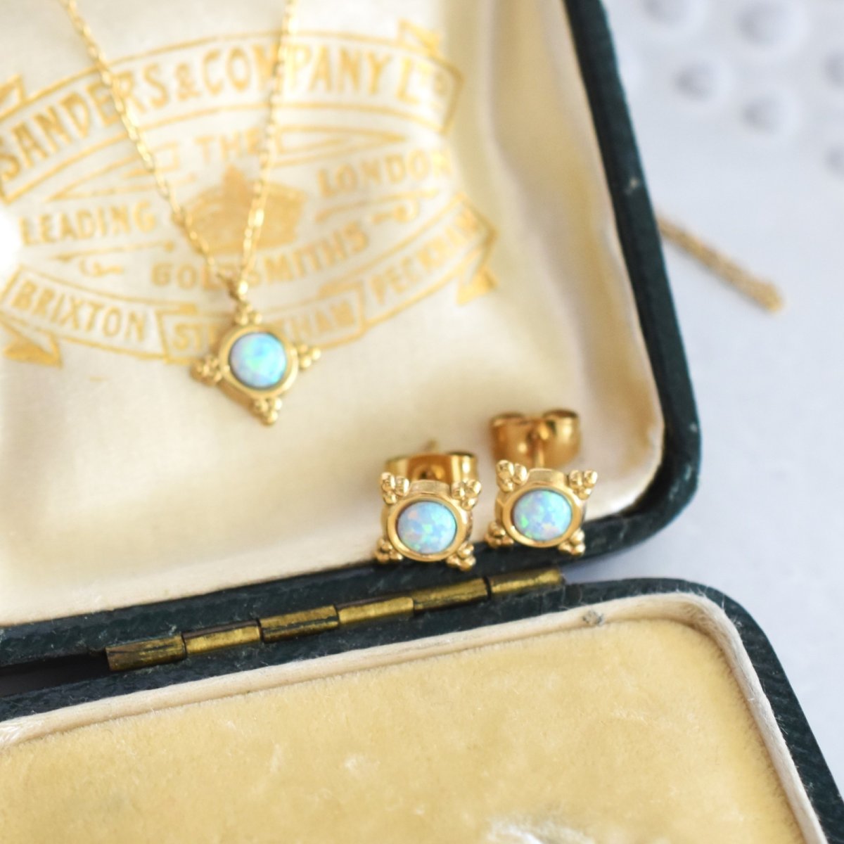 画像3: Creema特集掲載　揺らめく遊色　ブルーオパール　クラシックフレーム　小さな　サージカルステンレスピアス  (3)