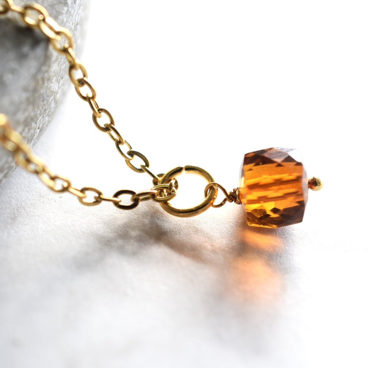 画像4: 再入荷・希少石！　ブラジル産　マデイラシトリン　ミニキューブ　サージカルステンレスネックレス (4)