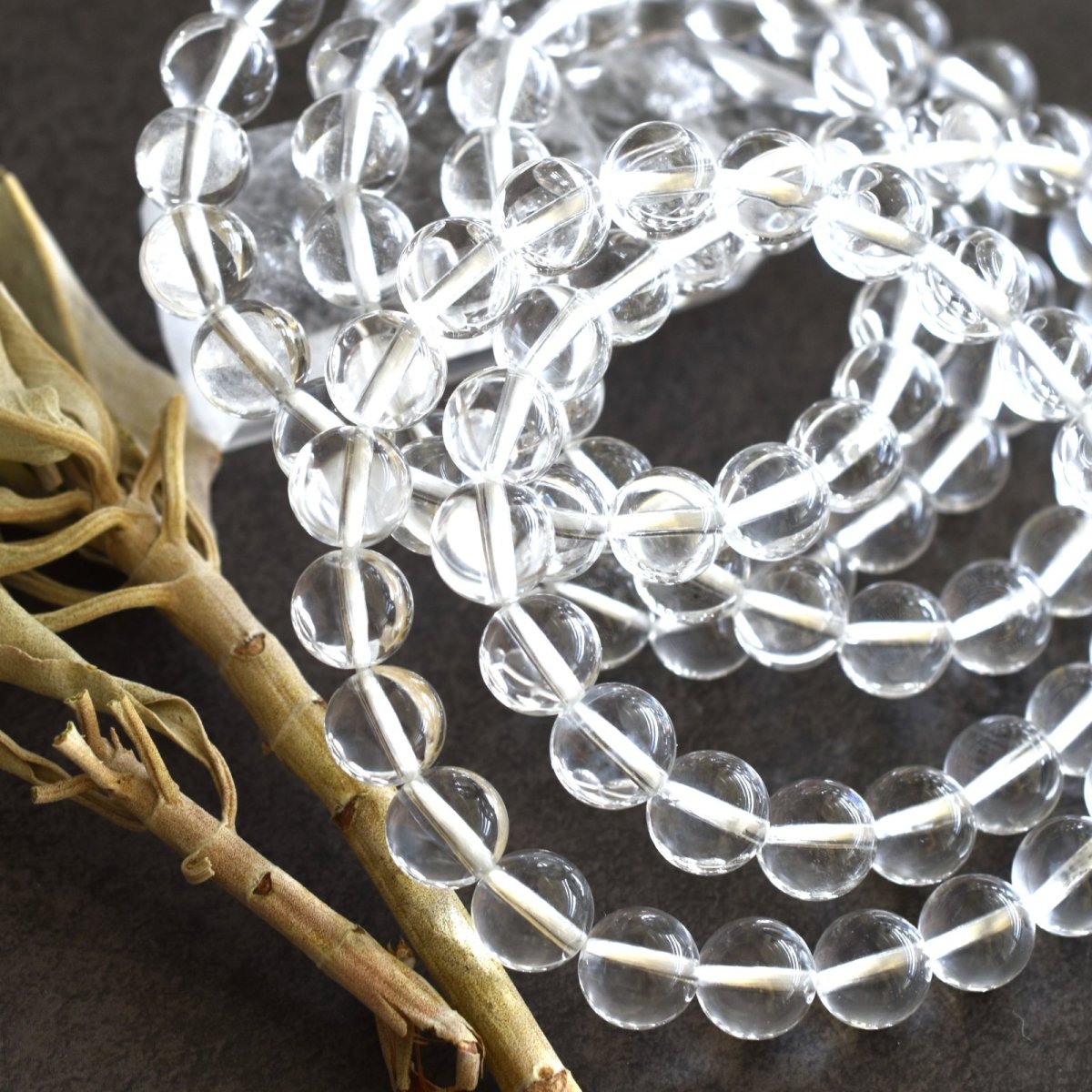 画像6: 春の新作【残り2・お守り】エンジェルラダークォーツ　クリア　丸珠　数珠ブレスレット  (6)