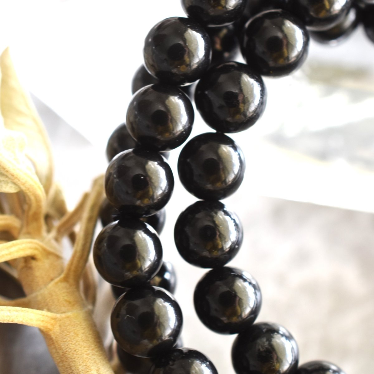 画像2: 春の新作【残り5・ギャランティーカード付】カレリア共和国産　シュンガイト　数珠　お守り　ブレスレット  (2)