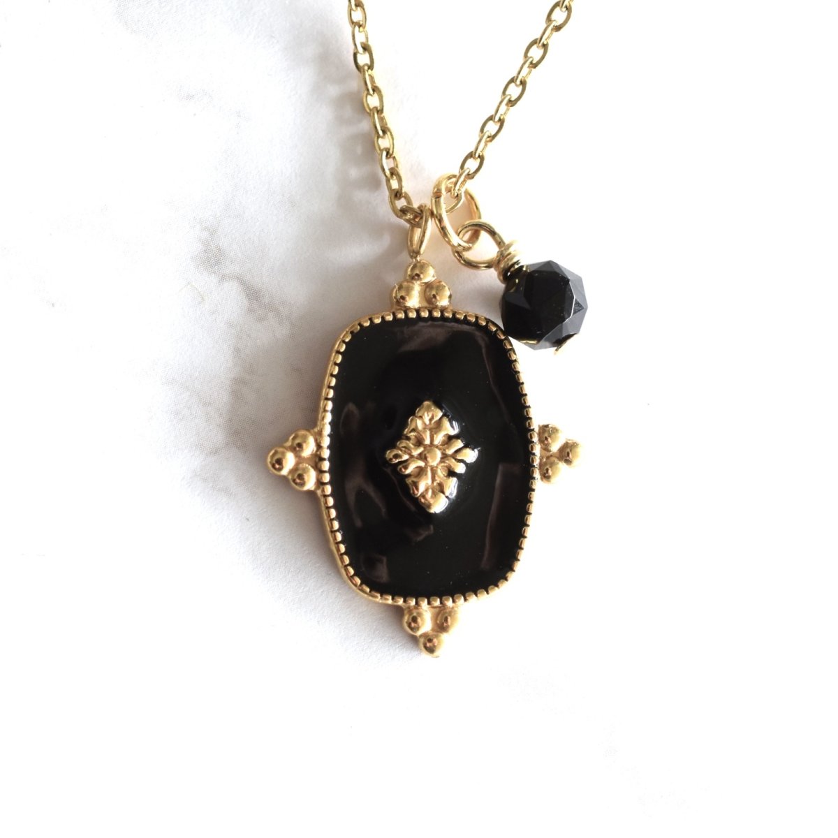 画像4: シルバー追加！【再入荷】人気！　 お守り　モリオン　付き　エンブレムブラックチャーム　　サージカルステンレスネックレス40cm  (4)