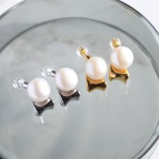 画像11: 春の新作【限定数】大粒　淡水パール　リボン　サージカルステンレス　スタッドピアス (11)