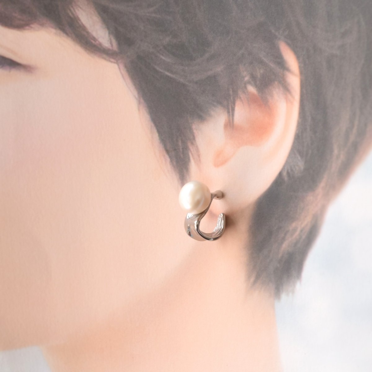 画像13: 春の新作【限定数】大粒　淡水パール　リボン　サージカルステンレス　スタッドピアス (13)