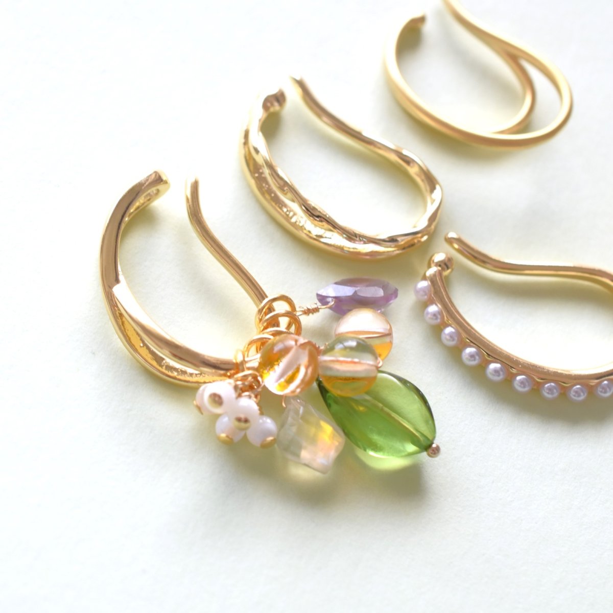 画像7: 春の福袋2025【金具選べる・片耳】すずらん　若葉アンバー　ミモザイエロー　6種　天然石チャーム　セット　イヤーカフ  (7)