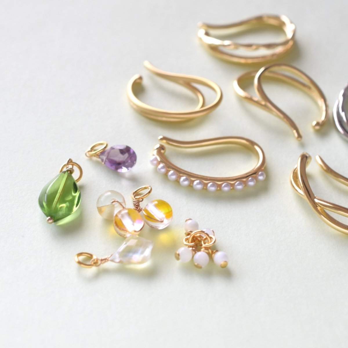 画像4: 春の福袋2025【金具選べる・片耳】すずらん　若葉アンバー　ミモザイエロー　6種　天然石チャーム　セット　イヤーカフ  (4)