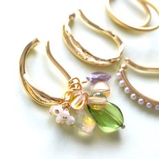 画像1: 春の福袋2025【金具選べる・片耳】すずらん　若葉アンバー　ミモザイエロー　6種　天然石チャーム　セット　イヤーカフ  (1)