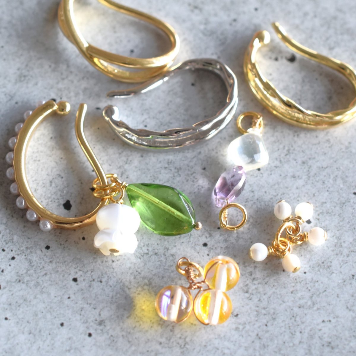 画像3: 春の福袋2025【金具選べる・片耳】すずらん　若葉アンバー　ミモザイエロー　6種　天然石チャーム　セット　イヤーカフ  (3)
