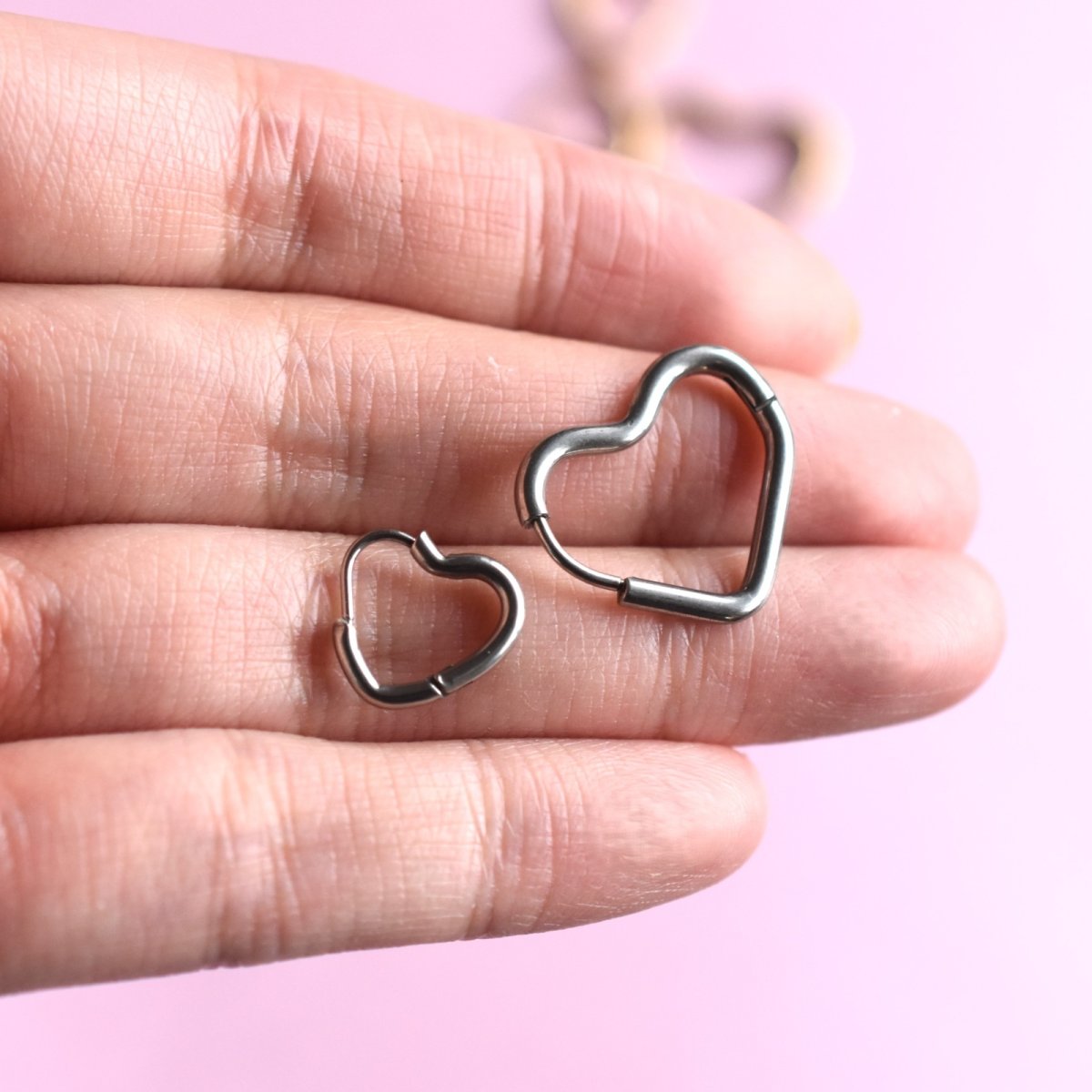 画像14: 春の新作【金属アレルギー対応・選べる】オープンハート　フープピアス　サージカルステンレス  (14)